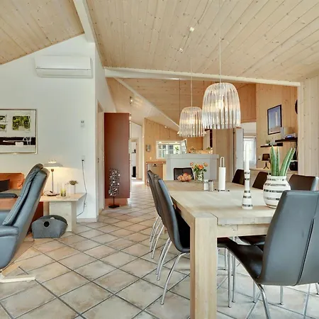 Tule - 1-2km From The Sea By Interhome * Blavand