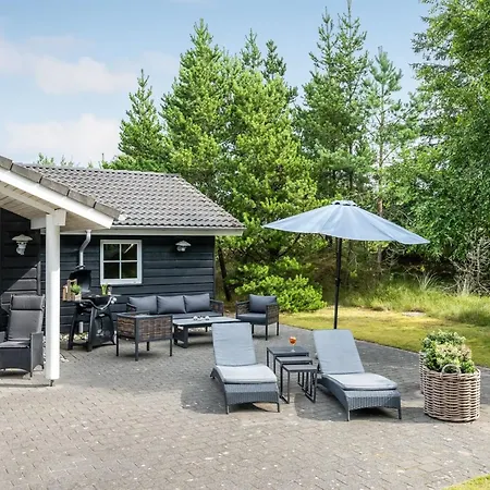 Tule - 1-2km From The Sea By Interhome Blavand