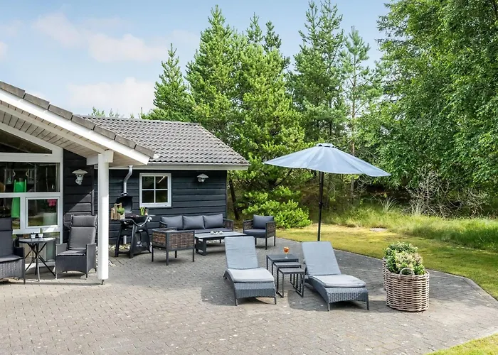 Tule - 1-2km From The Sea By Interhome Blavand