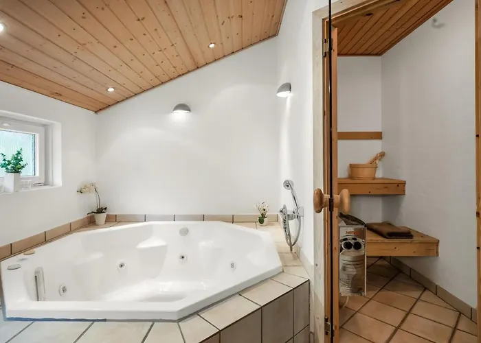 Tule - 1-2km From The Sea By Interhome *